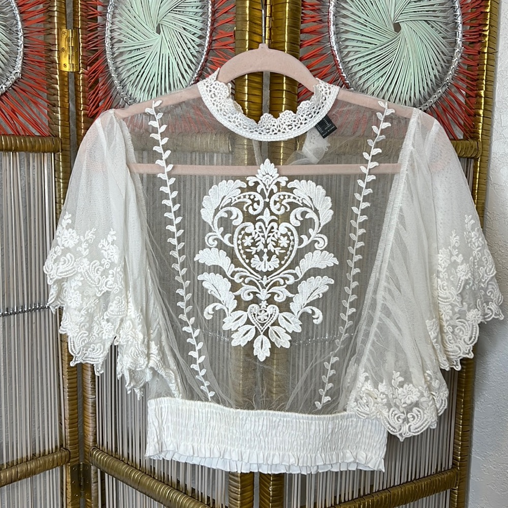Forever 21 white size M top